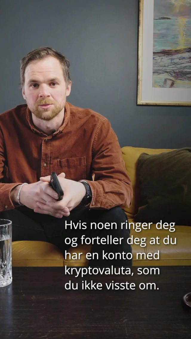Invisteringssvindel? 🤔💸
Har du sett annonser med kjente fjes som hevder å ha tjent store penger på "hemmelige investeringer"?

📉⚠️ Ofte er det ren svindel.
Slike tilbud lover gull og grønne skoger – men ender gjerne med at pengene dine forsvinner for godt.

👉 Hvis det høres for godt ut til å være sant, så er det som regel nettopp det.

🛡️ Beskytt deg selv!
Et godt selvforsvar mot investeringssvindel er å være skeptisk og alltid dobbeltsjekke.

📚 Lær mer på svindel.no – det tar bare noen minutter å gjøre deg tryggere.